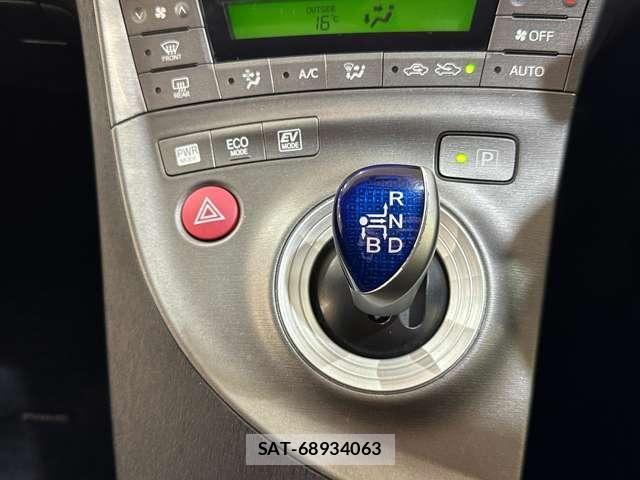 Toyota PRIUS 2012-08 7223653-23