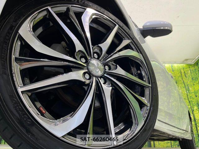 Toyota PRIUS 2019-07 7217372-12