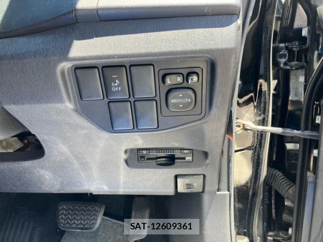 Toyota PRIUS 2013-06 7223660-13