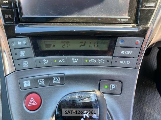 Toyota PRIUS 2013-06 7223660-17