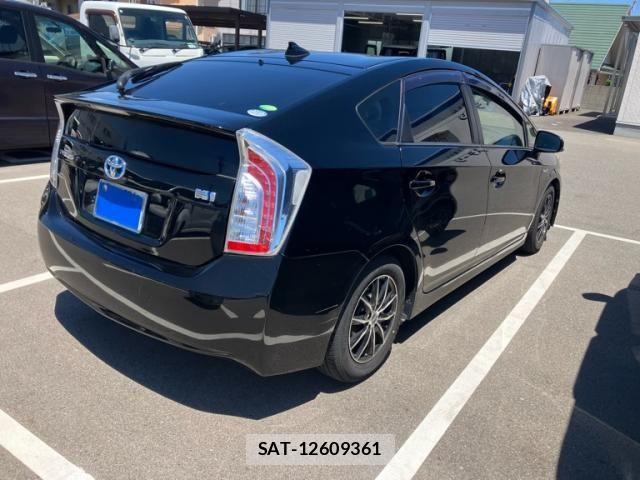 Toyota PRIUS 2013-06 7223660-3