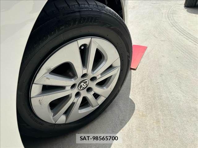Toyota PRIUS 2017-06 7217150-14