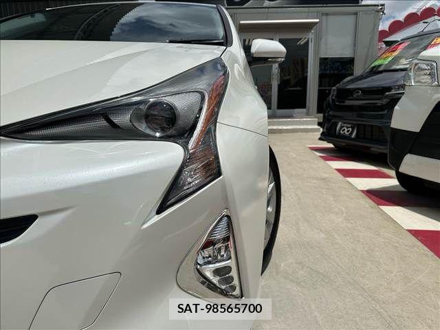 Toyota PRIUS 2017-06 7217150-2