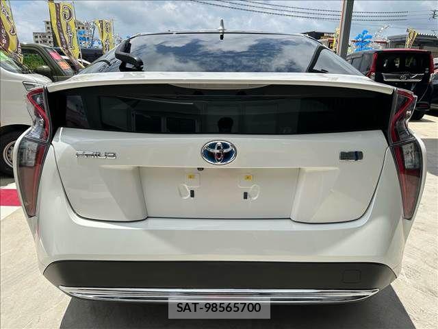 Toyota PRIUS 2017-06 7217150-4
