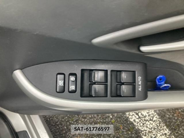 Toyota PRIUS 2010-01 7223623-8