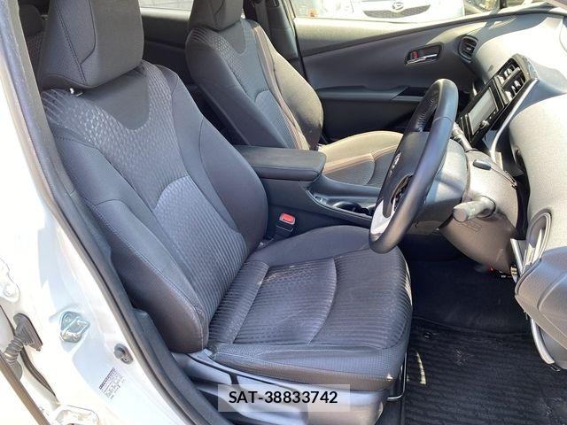 Toyota PRIUS 2019-02 7223755-13