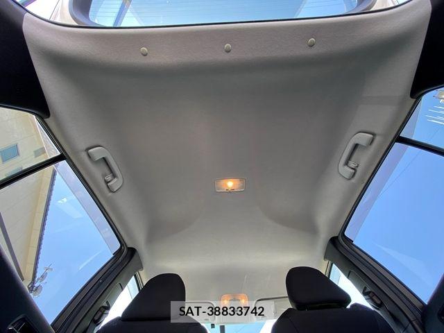 Toyota PRIUS 2019-02 7223755-18