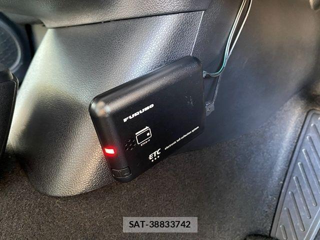 Toyota PRIUS 2019-02 7223755-23