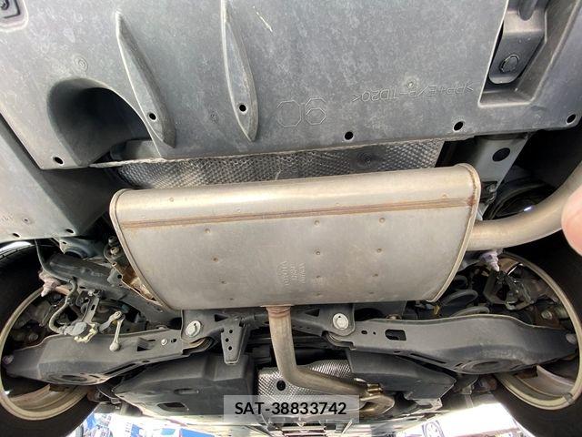 Toyota PRIUS 2019-02 7223755-25