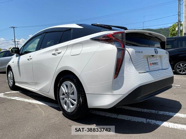 Toyota PRIUS 2019-02 7223755-8