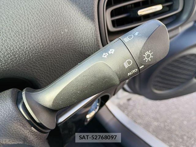 Toyota PRIUS 2021-04 7223785-23