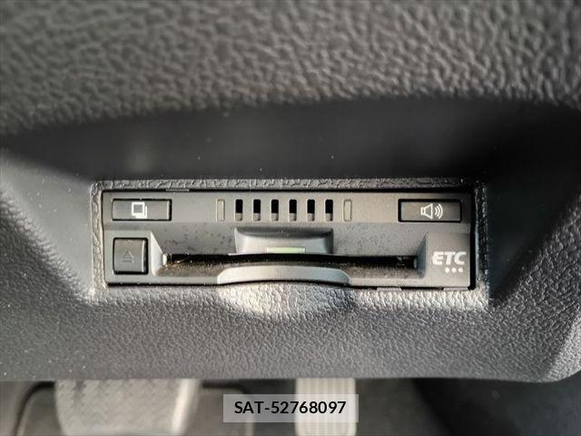 Toyota PRIUS 2021-04 7223785-25