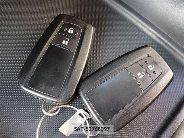 Toyota PRIUS 2021-04 7223785-29