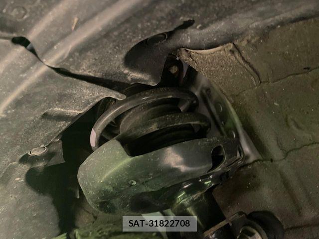 Toyota PRIUS 2023-02 7215438-19