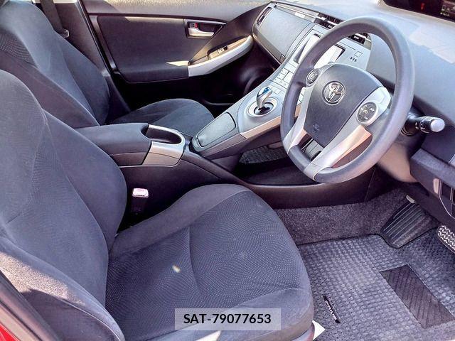 Toyota PRIUS 2013-06 7223659-10