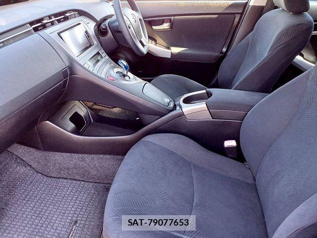 Toyota PRIUS 2013-06 7223659-11