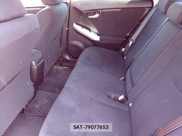 Toyota PRIUS 2013-06 7223659-13