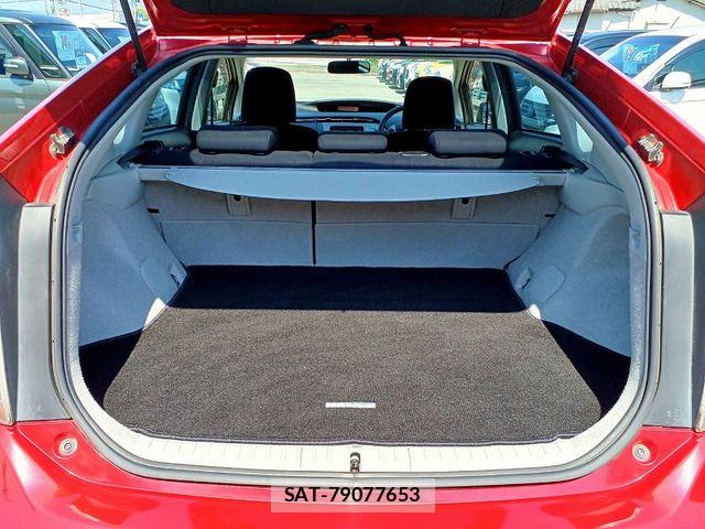 Toyota PRIUS 2013-06 7223659-14