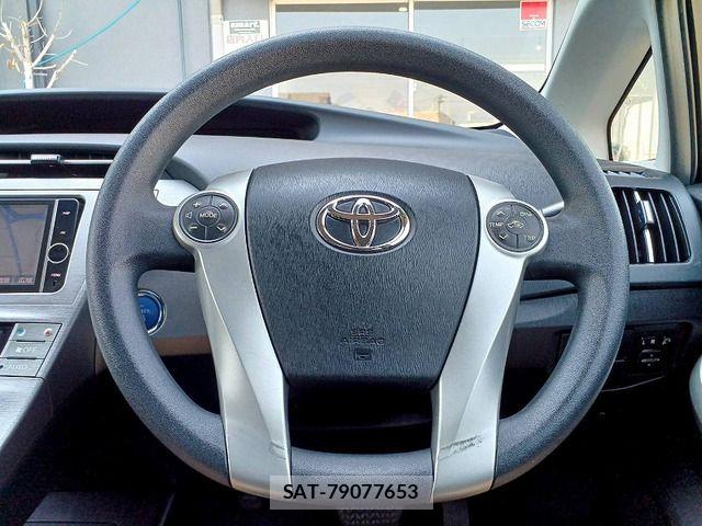 Toyota PRIUS 2013-06 7223659-15
