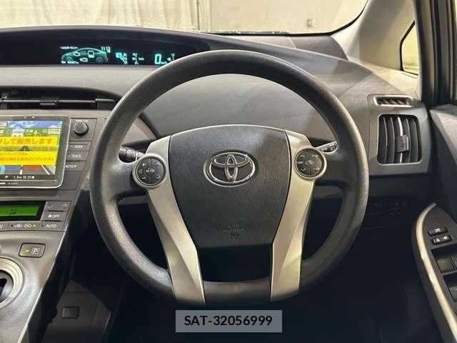 Toyota PRIUS 2014-05 7223679-9