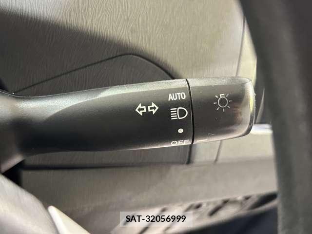 Toyota PRIUS 2014-05 7223679-11
