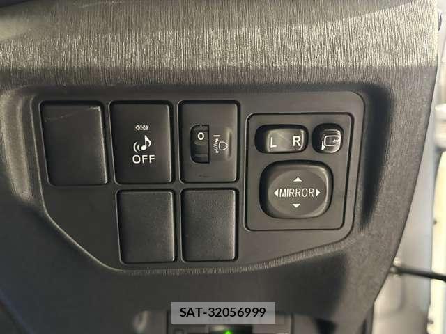 Toyota PRIUS 2014-05 7223679-12