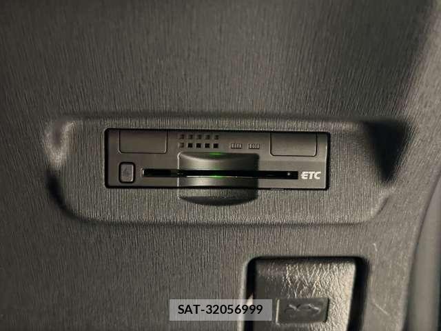 Toyota PRIUS 2014-05 7223679-13