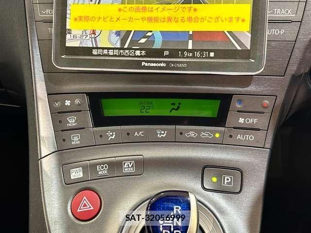 Toyota PRIUS 2014-05 7223679-17