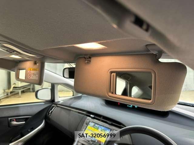Toyota PRIUS 2014-05 7223679-21