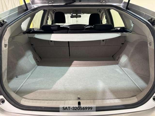 Toyota PRIUS 2014-05 7223679-22
