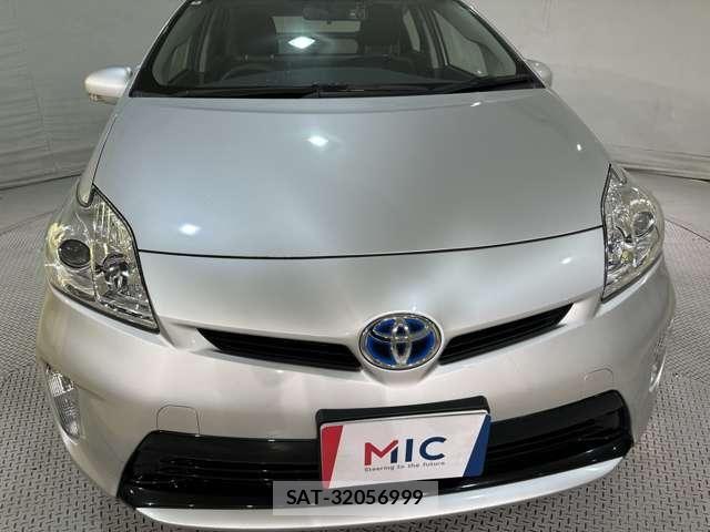 Toyota PRIUS 2014-05 7223679-26