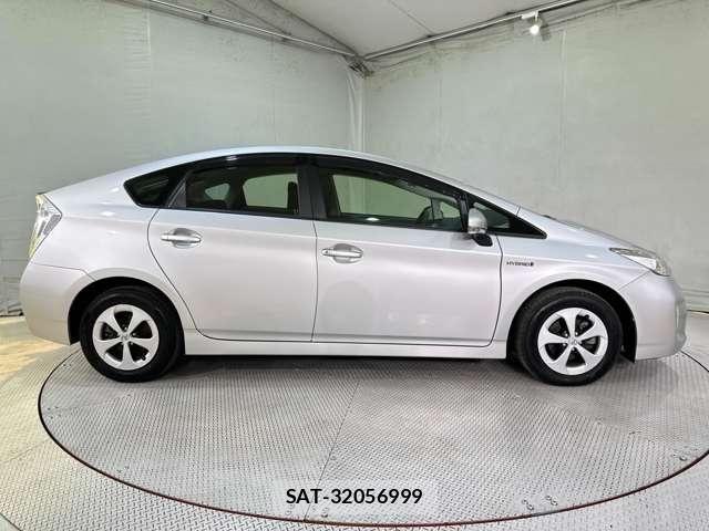 Toyota PRIUS 2014-05 7223679-3