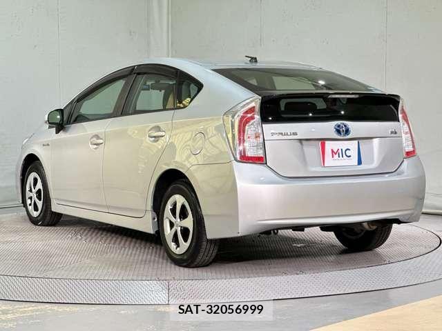 Toyota PRIUS 2014-05 7223679-6