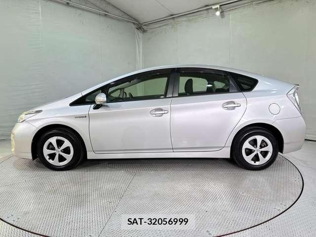 Toyota PRIUS 2014-05 7223679-7