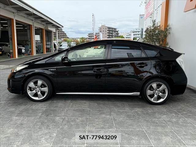 Toyota PRIUS 2013-11 7223671-10