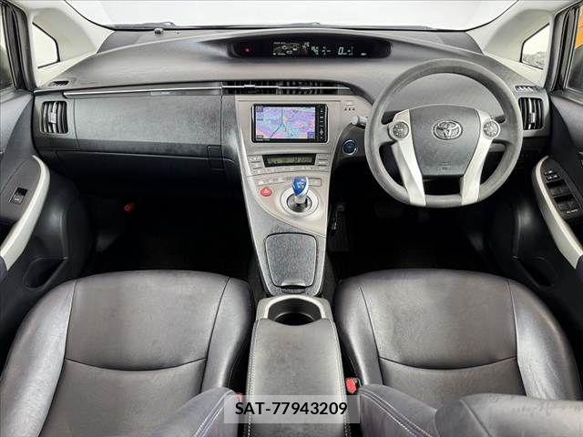 Toyota PRIUS 2013-11 7223671-1