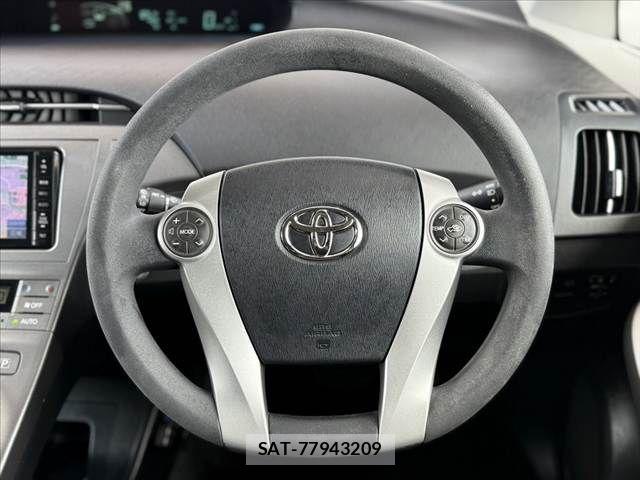 Toyota PRIUS 2013-11 7223671-21