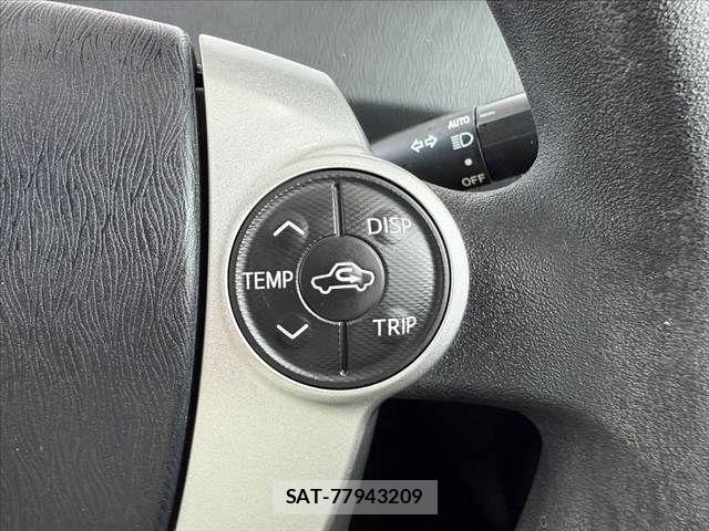 Toyota PRIUS 2013-11 7223671-23