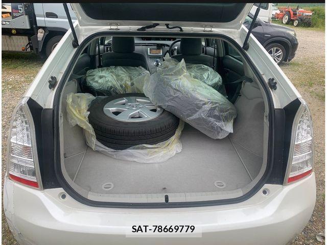 Toyota PRIUS 2011-05 7223629-13