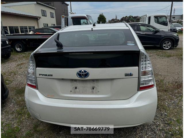 Toyota PRIUS 2011-05 7223629-17