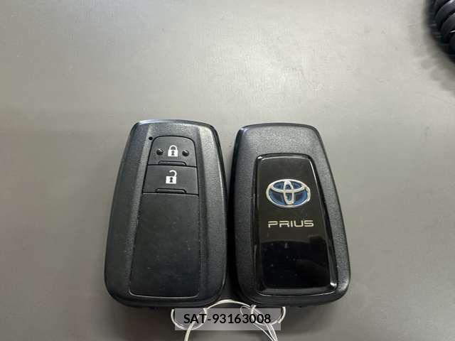 Toyota PRIUS 2017-05 7217934-16