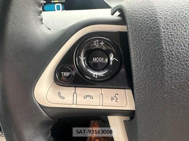 Toyota PRIUS 2017-05 7217934-7
