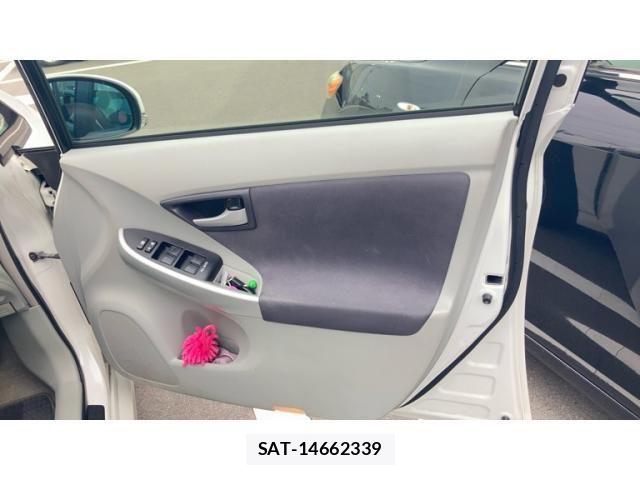 Toyota PRIUS 2011-07 7223639-10