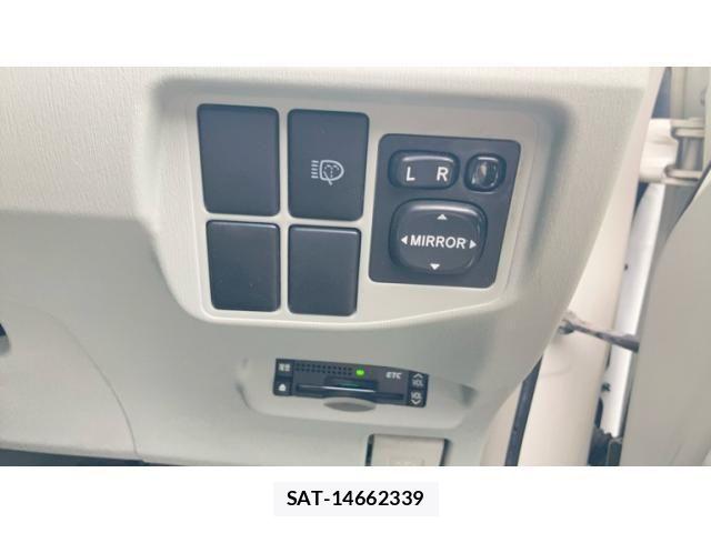 Toyota PRIUS 2011-07 7223639-11