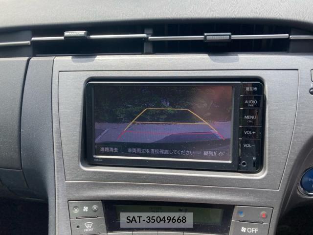 Toyota PRIUS 2015-02 7223683-16