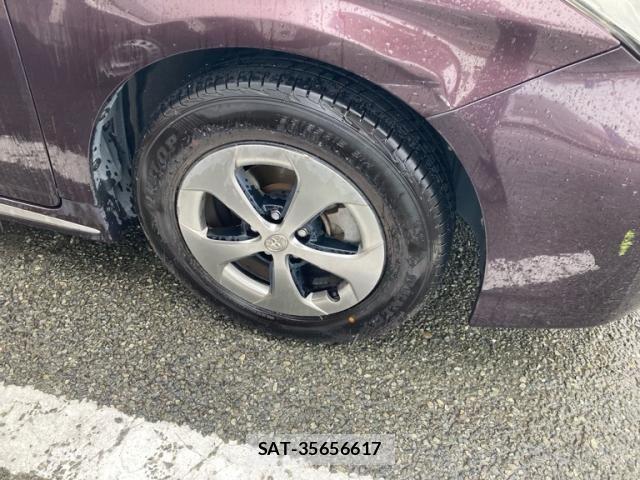 Toyota PRIUS 2013-03 7250110-2