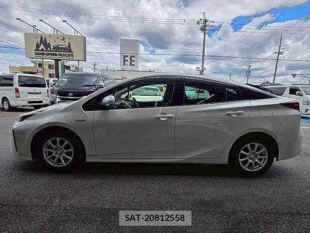 Toyota PRIUS 2019-07 7251939-14