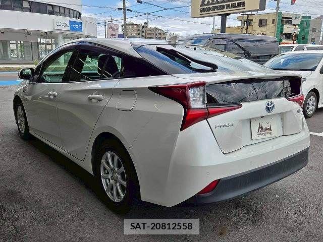 Toyota PRIUS 2019-07 7251939-16