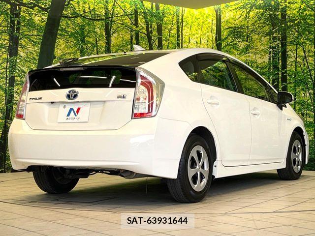 Toyota PRIUS 2013-01 7251959-16