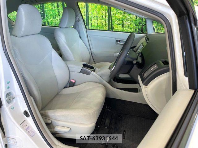 Toyota PRIUS 2013-01 7251959-7